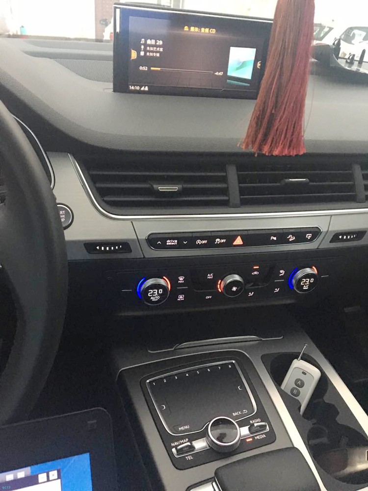 奥迪q7同级别的车型,奥迪q722款55tfsisline运动型