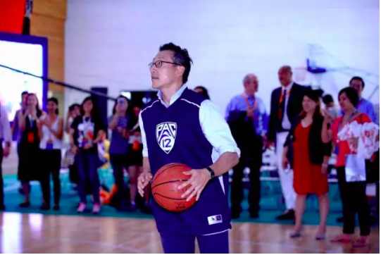 蔡崇信和马云分别有多少资产,马云和蔡崇信占阿里多少股权