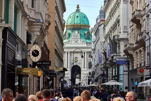 听蓝色多瑙河想到的情景,听了那么多年的青花瓷