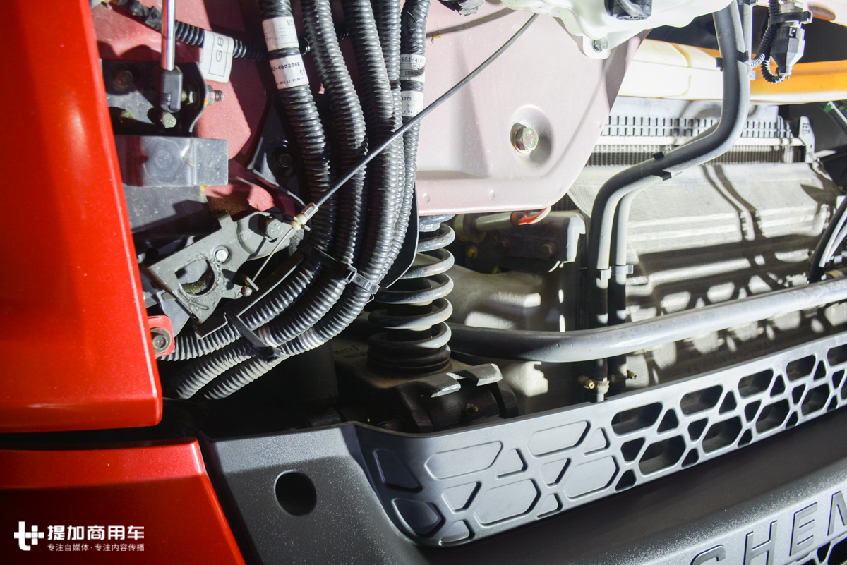 新款乘龙h5v牵引车报价,中长途重卡