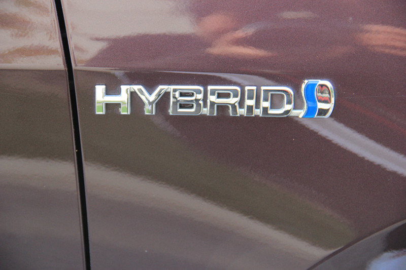 开了60万公里雷凌双擎,开了一天车油表不动