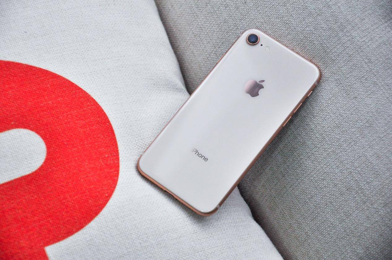 买不起的iphone,iphonex比较iphone8