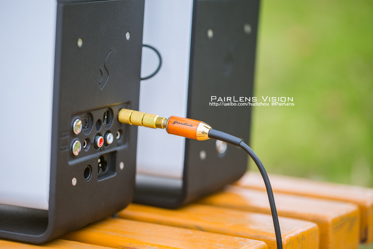 美少女与FeniksAudioEssence音箱的不经意邂逅