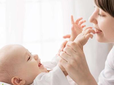 宝宝急性扁桃体炎有什么症状,急性喉炎和扁桃体炎的症状