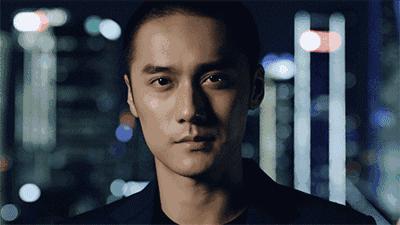 他有人鱼线和八块肌，却说：我不想露给你们看！