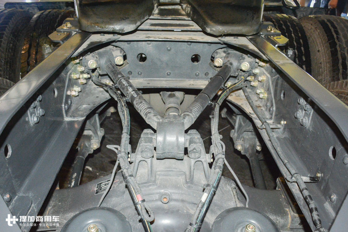 新款乘龙h5v牵引车报价,中长途重卡