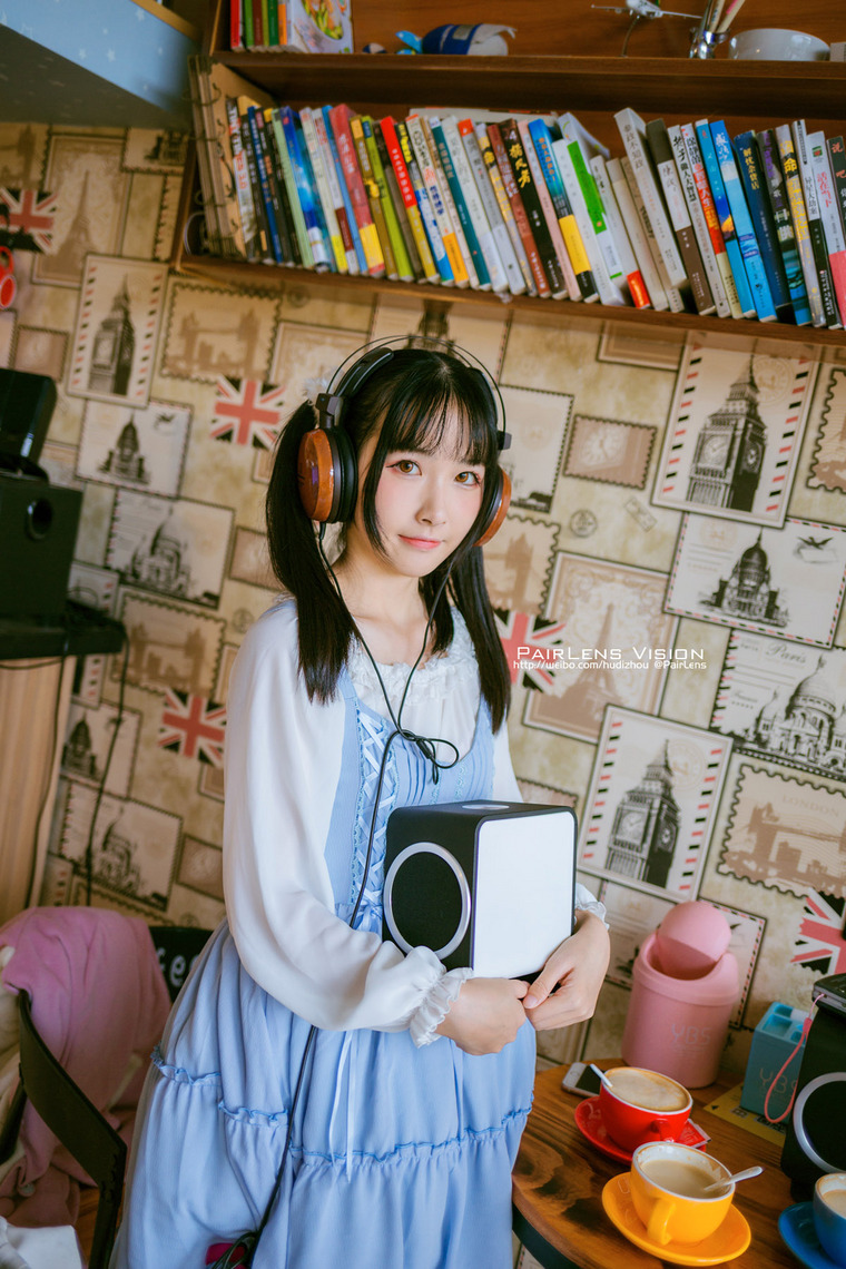 美少女与FeniksAudioEssence音箱的不经意邂逅