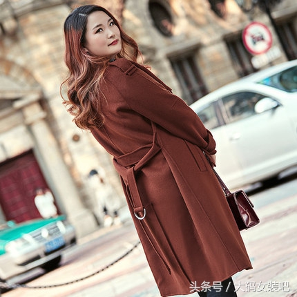 胖mm大码毛呢大衣搭配什么,矮胖女生穿搭150cm120斤毛呢大衣