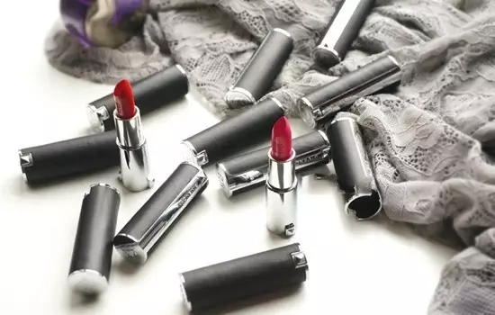 纪梵希小羊皮306真假对比,纪梵希小羊皮307和305区别在哪