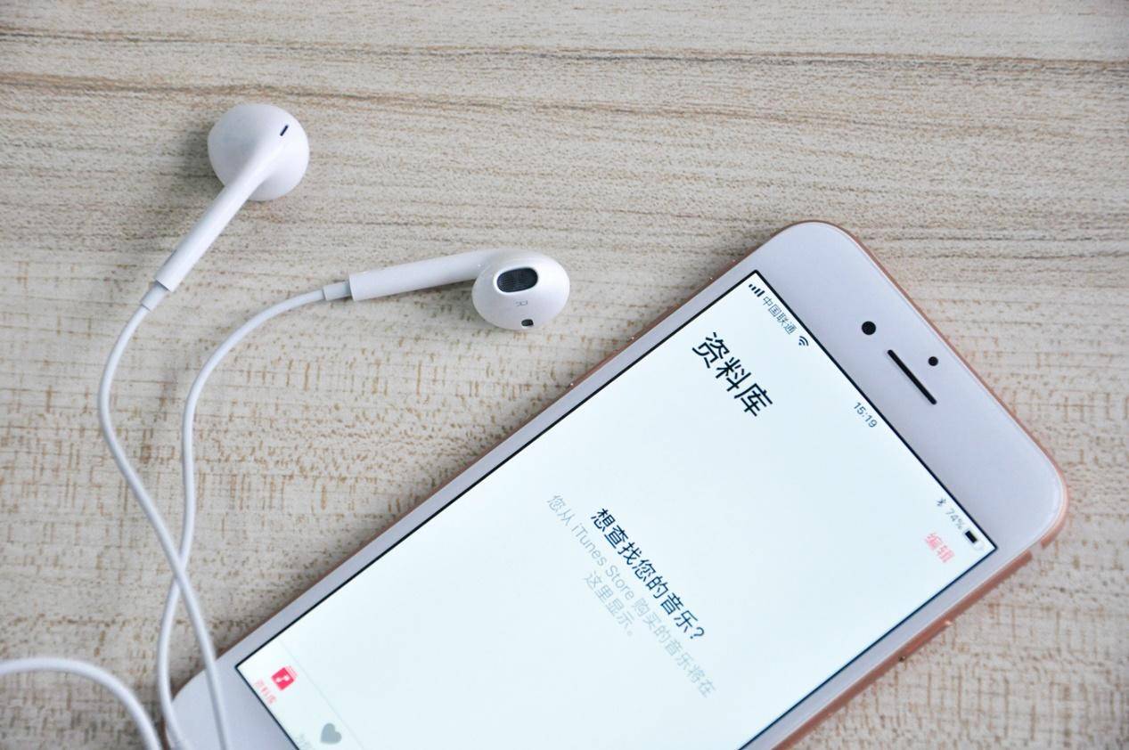 买不起的iphone,iphonex比较iphone8