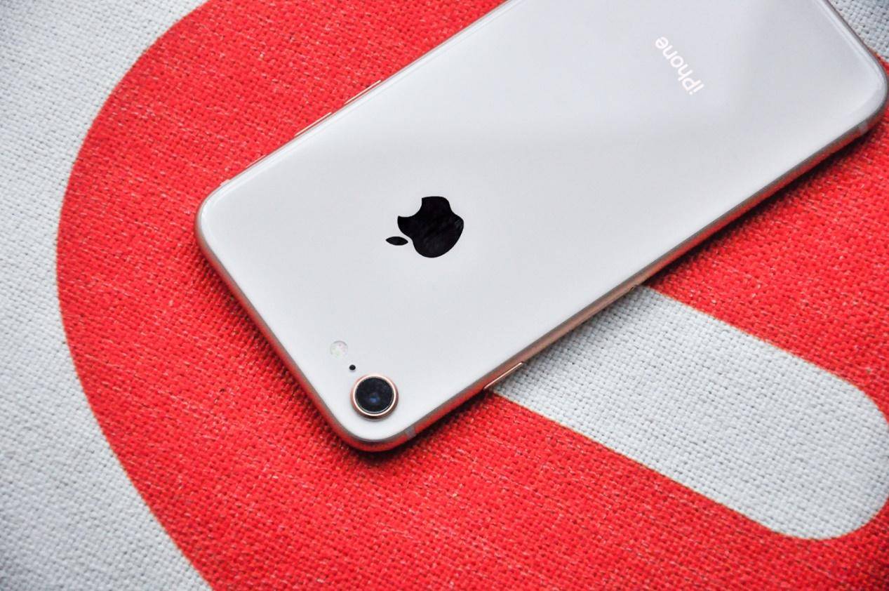 买不起的iphone,iphonex比较iphone8