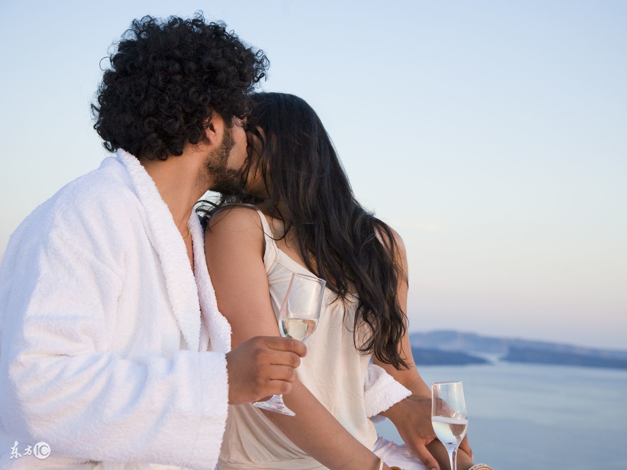 情侣在一起做的10件事增进感情,适合情侣一起做的100件事情