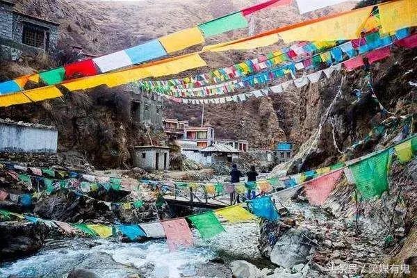 冬季就要泡温泉，南北方这些温泉各有特色，约起来~