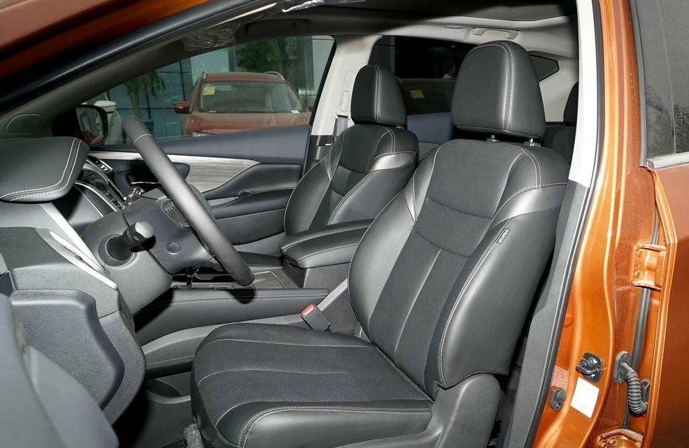 21款日产楼兰豪华版2.5深度测评,东风日产楼兰油电混suv怎么样