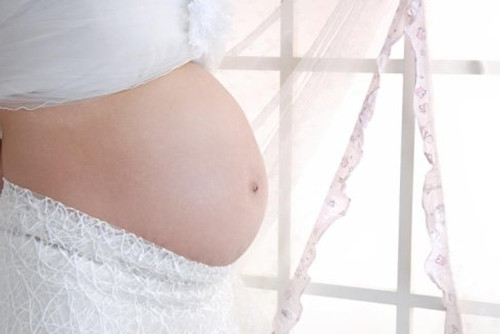 怀孕五个月了肚子比别人大啥原因,怀孕5个月了肚子比一般人要大