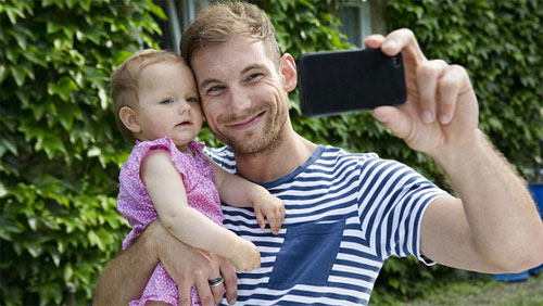 网络晒娃隐患大朋友圈晒娃的小技巧