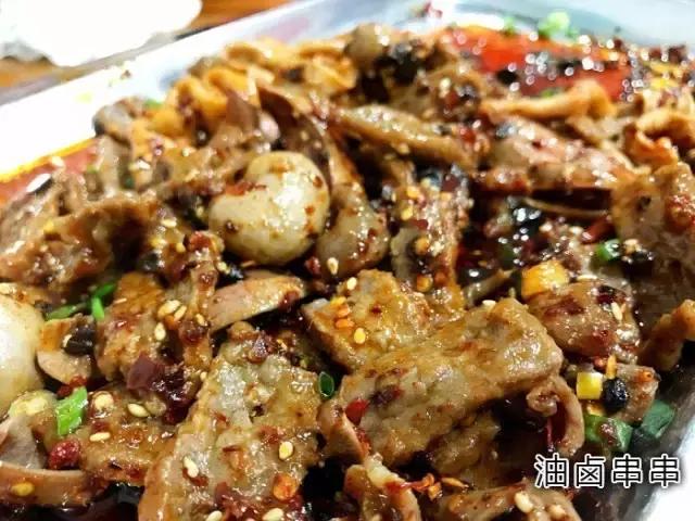 2个人30元就吃撑!这条街光看名字就能流口水!