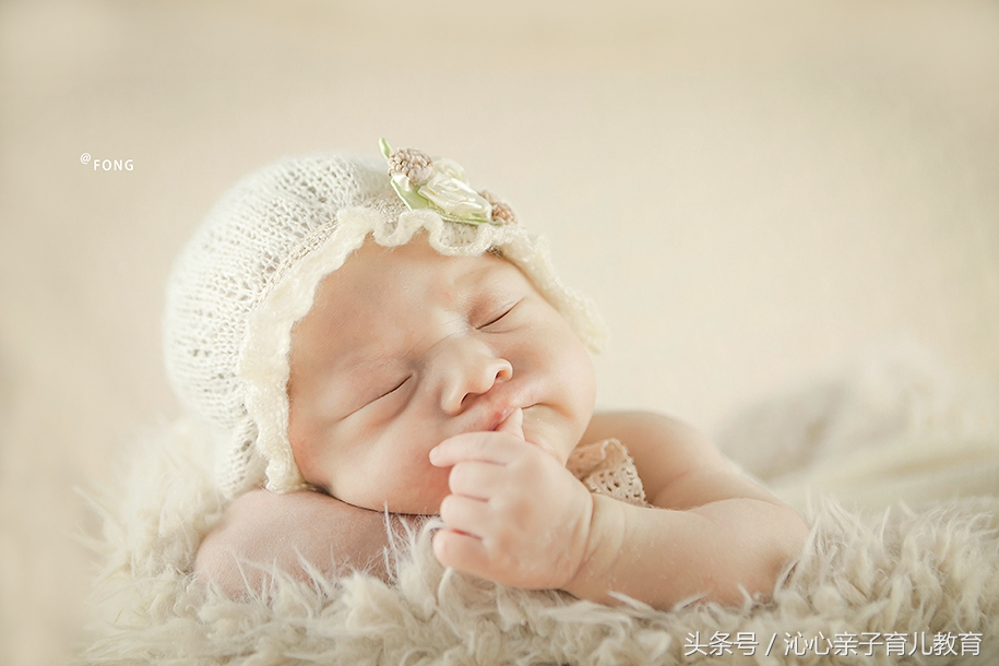 怀孕前三个月孕吐和胃痛怎么缓解,孕8+5不嗜睡不尿频不孕吐正常吗