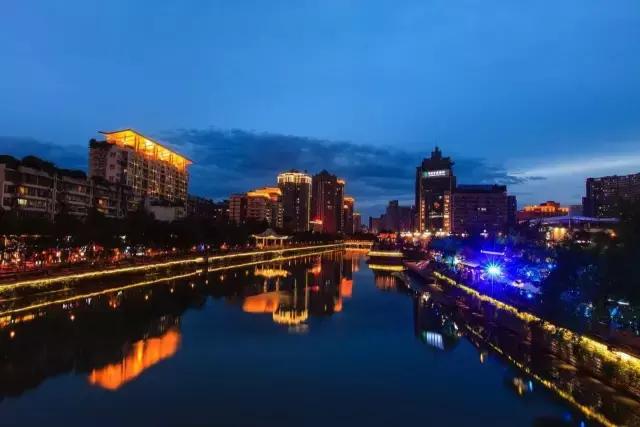 2个人30元就吃撑!这条街光看名字就能流口水!