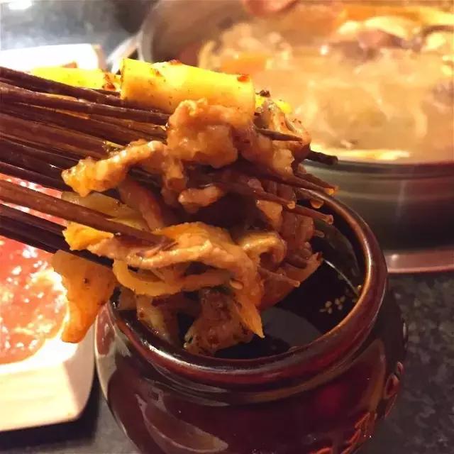 2个人30元就吃撑!这条街光看名字就能流口水!