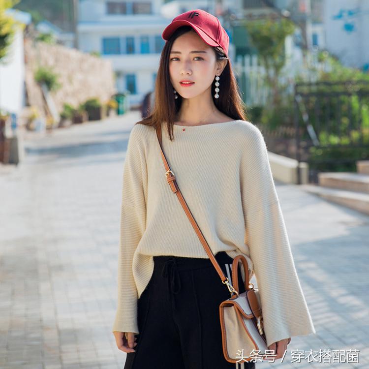 深蓝大衣搭配什么颜色内搭好看,浅色大衣内搭应该浅色还是深色