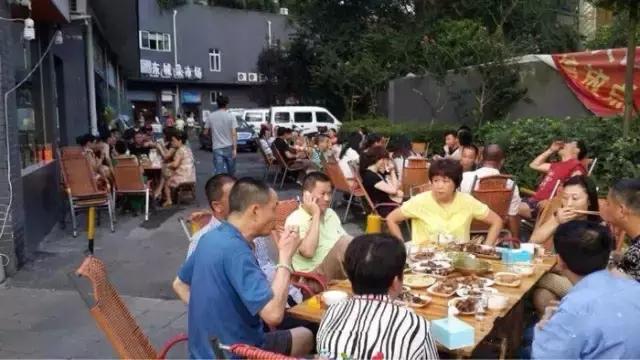 2个人30元就吃撑!这条街光看名字就能流口水!