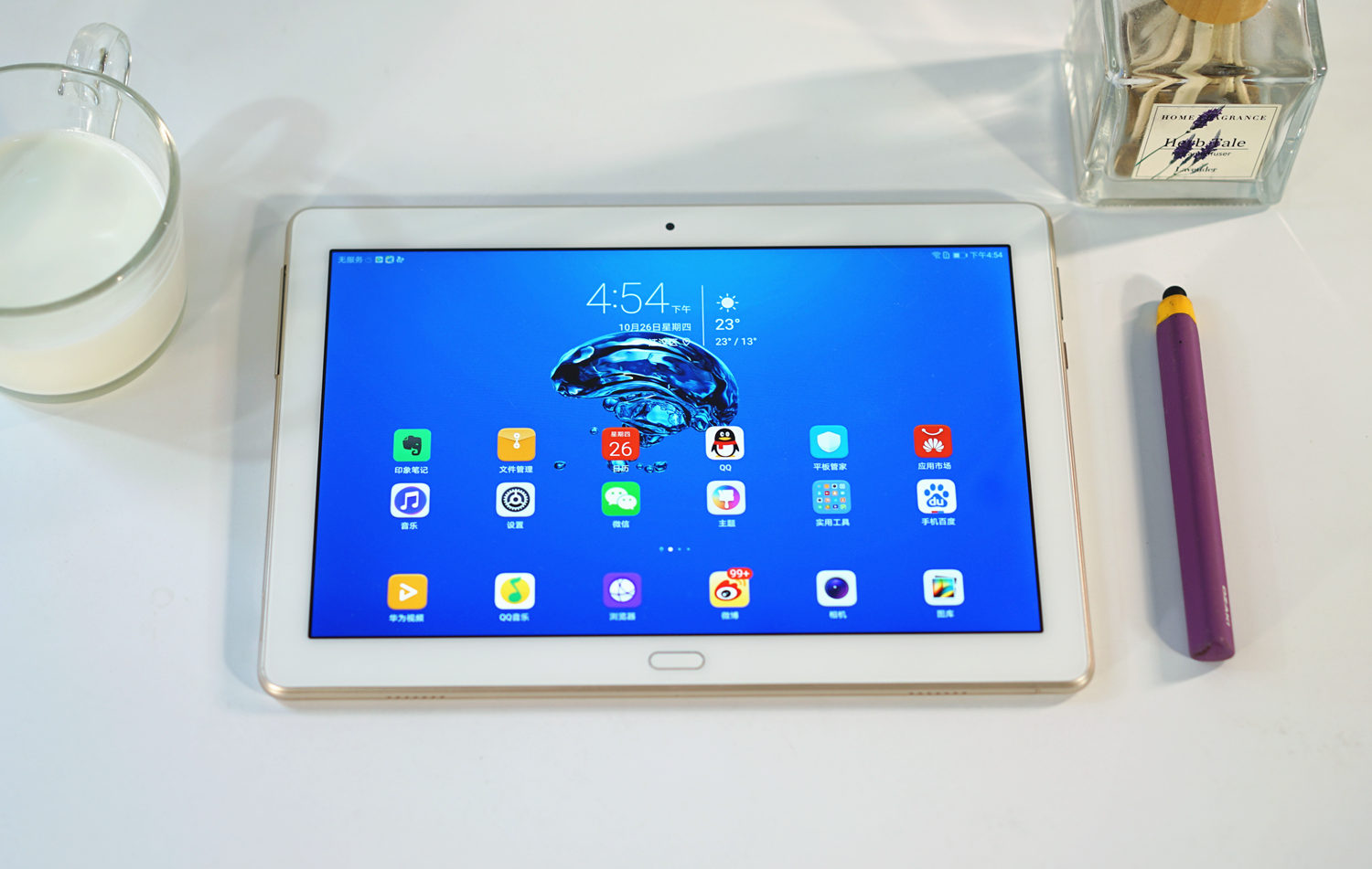 荣耀waterplay平板防水测试,荣耀waterplay8寸平板玩游戏