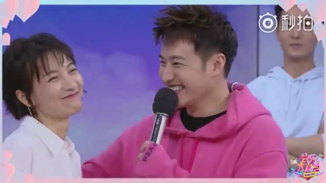 无尾熊CP再聚《快乐大本营》！潘瑋柏也太会撩了，何炅直呼我退出