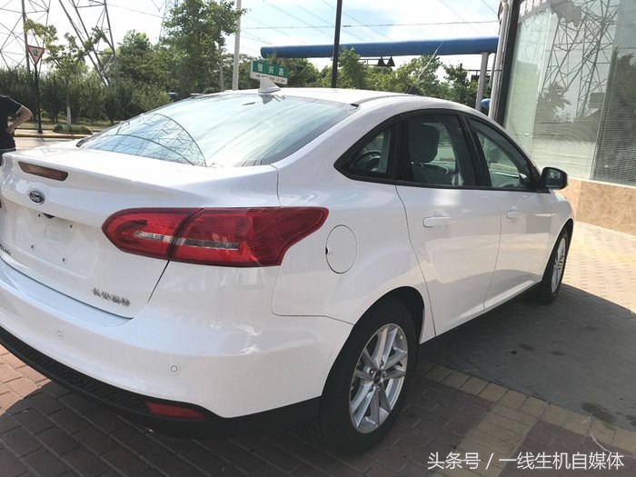 12款第三代福克斯1.6l手动舒适版,福克斯经典三厢1.8手动真实感受