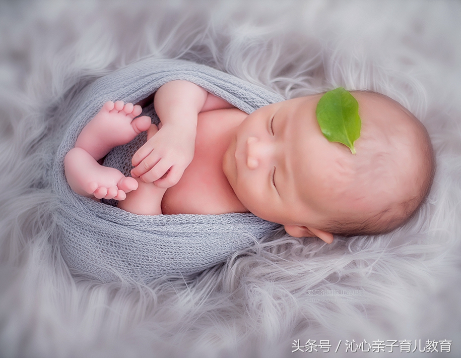 怀孕前三个月孕吐和胃痛怎么缓解,孕8+5不嗜睡不尿频不孕吐正常吗