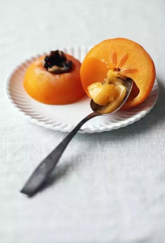 柿子能和酒一起用,柿子和酒间隔多少时间可以吃