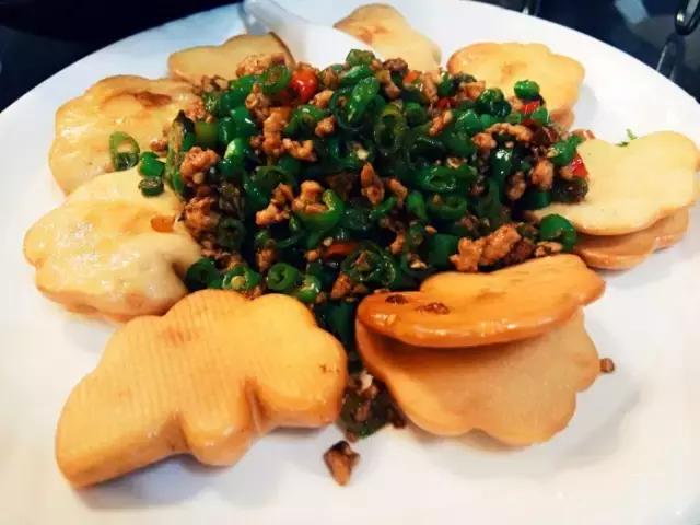 2个人30元就吃撑!这条街光看名字就能流口水!