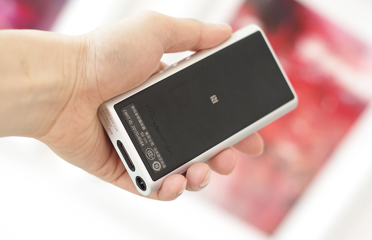 索尼黑砖推力,索尼sonynw-zx300a评测