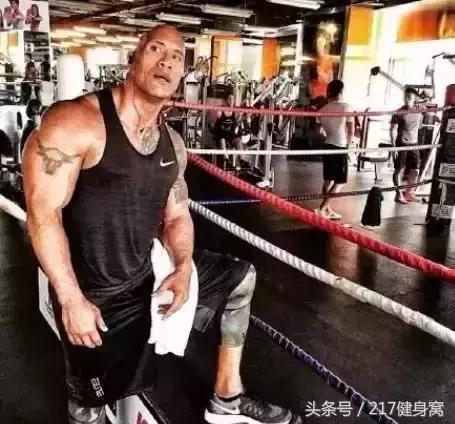 巨石强森健身计划表,巨石强森饮食健身计划