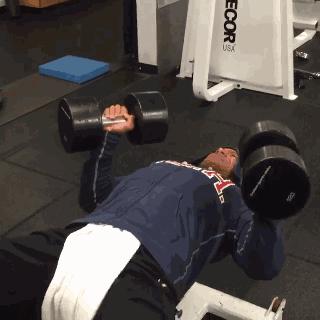 巨石强森健身计划表,巨石强森饮食健身计划