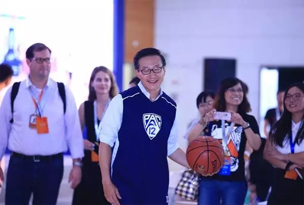 11亿美金入股篮网！百亿身家，体育狂人，起底马云背后的神秘男人