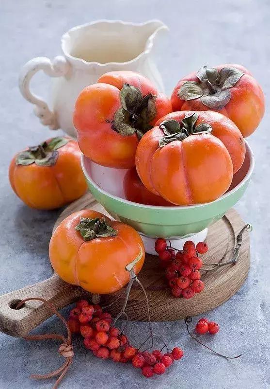 柿子能和酒一起用,柿子和酒间隔多少时间可以吃