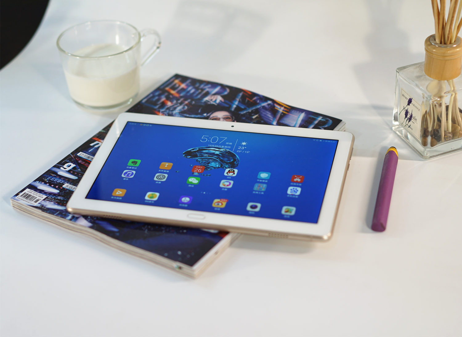 荣耀waterplay平板防水测试,荣耀waterplay8寸平板玩游戏