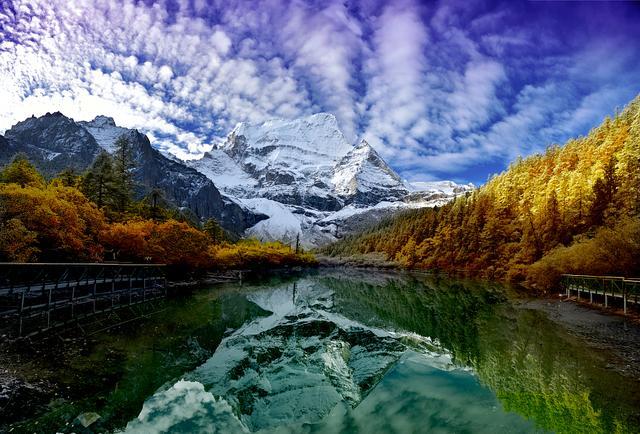 稻城亚丁到底几月份去比较好,稻城亚丁几月几日去好看