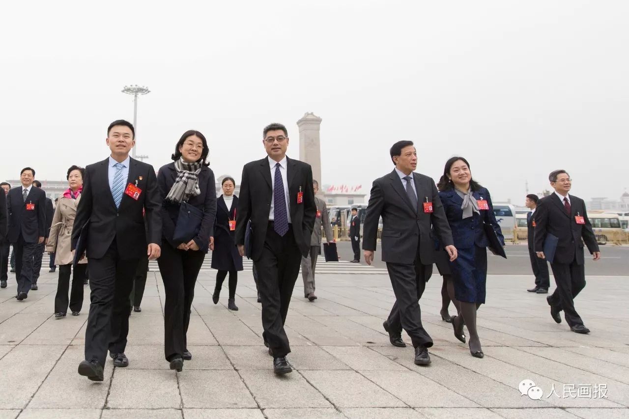 一周画报高清图,走进新时代画报