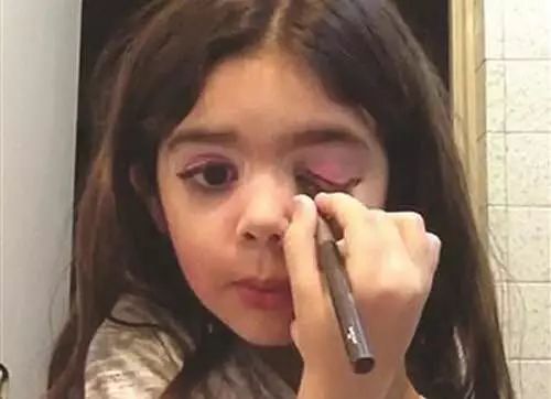 手残还怪化妆品不好?还不如人家5岁萝莉