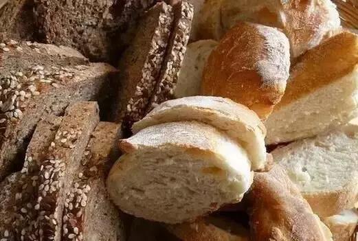 如何防止面包生霉,面包发霉的原因及防治方法详解