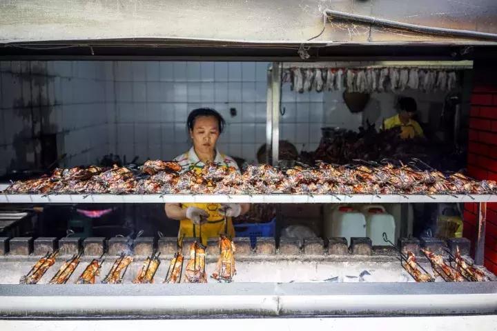 巨型大兔子被人偷吃了,1000种吃兔子的方法