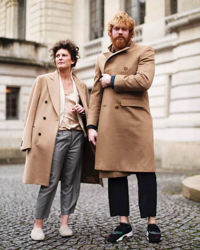 “大衣是女人的第一藏身所”