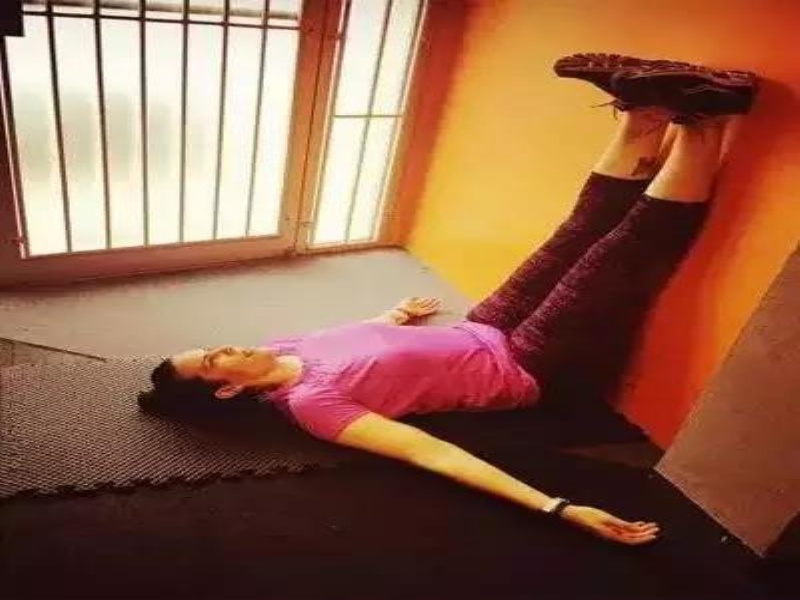 每天站八个小时怎么防止静脉曲张,静脉曲张康复锻炼最好方法踮脚尖