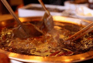 换季皮肤长痘干燥起皮怎么办,秋冬换季皮肤爆痘急救