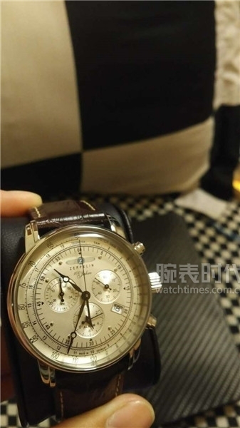 看看路人都戴什么翡翠,适合女生戴的小众牌子