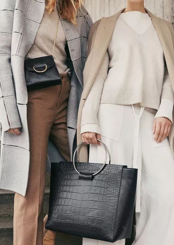 “大衣是女人的第一藏身所”