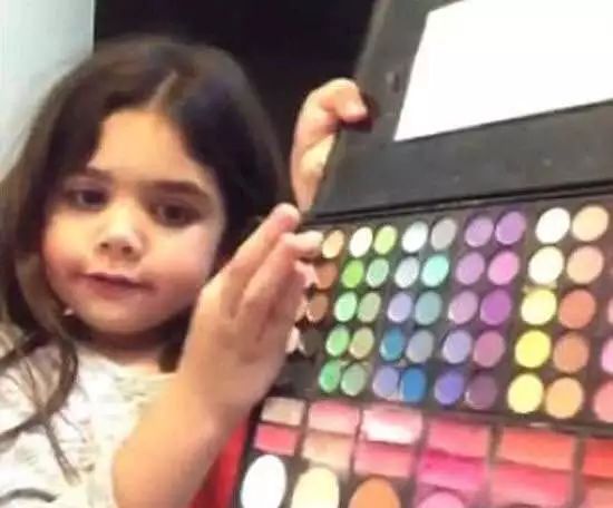 手残还怪化妆品不好?还不如人家5岁萝莉