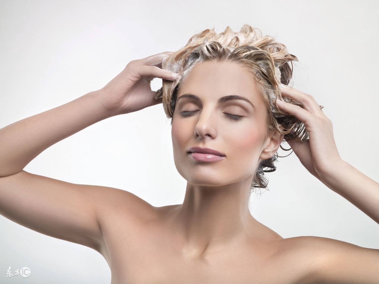 头皮屑突然增多是癌症的前兆吗,大块头皮屑可能是得了癌症吗